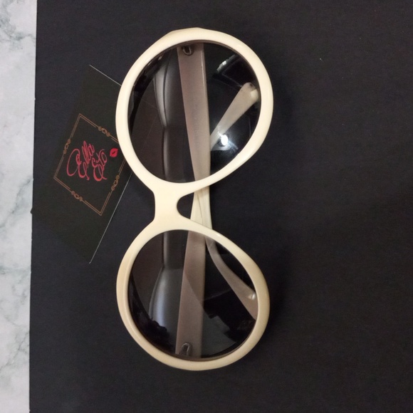 Salvatore Ferragamo Round Off Jackie O Sunglasses Oversized - Picture 2 of 12
